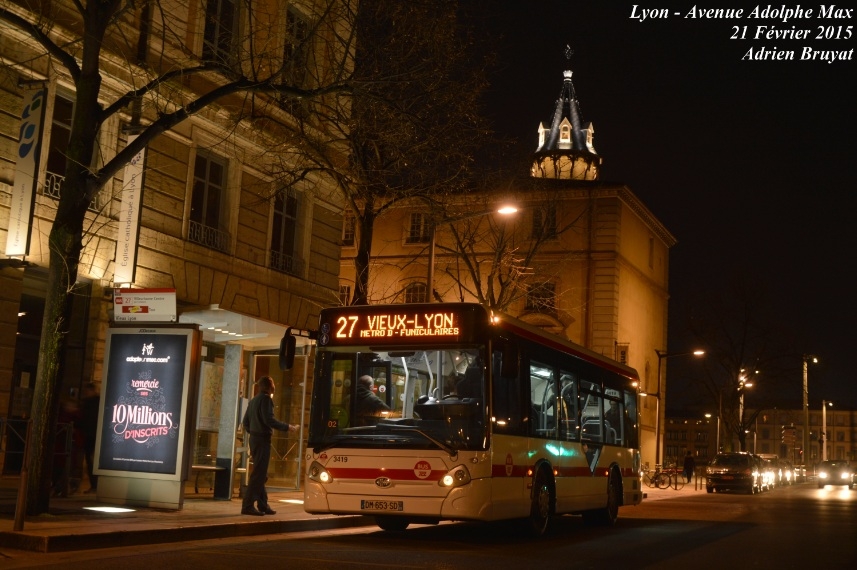 Le 3419 est vu sur la ligne 27 au terminus Vieux Lyon. Février 2015. Photo Adrien.