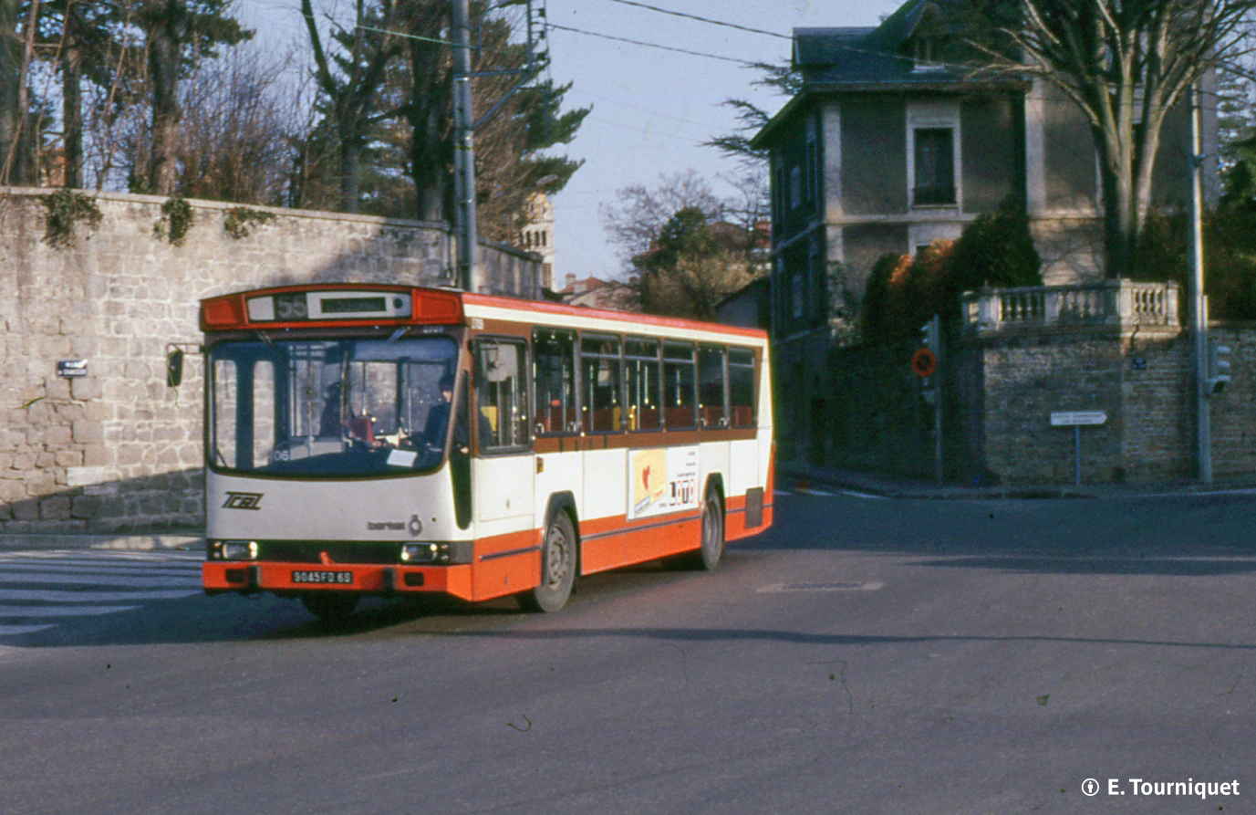 Le PR100 PA repeint n° 2709 à Ecully Le Trouillat en février 1982