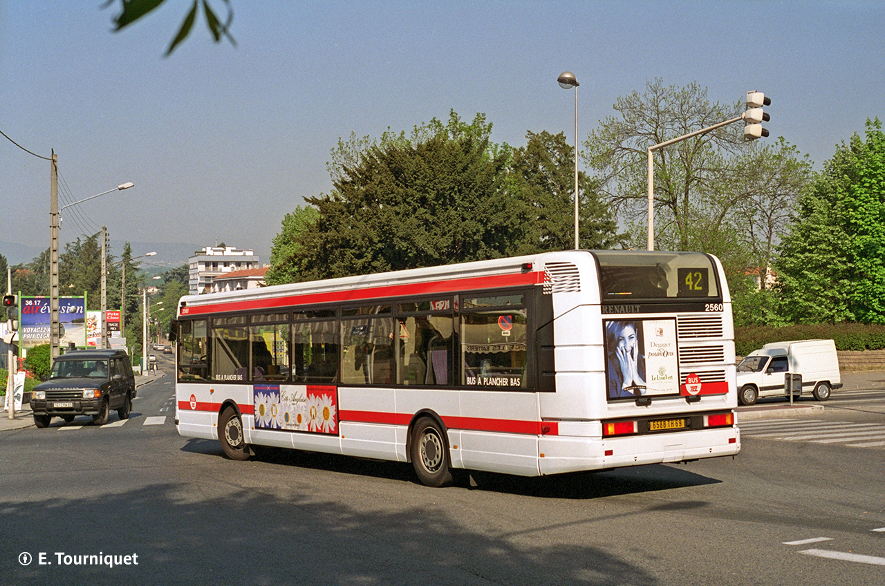 L' Agora S n° 2560 à Ménival en juin 1997