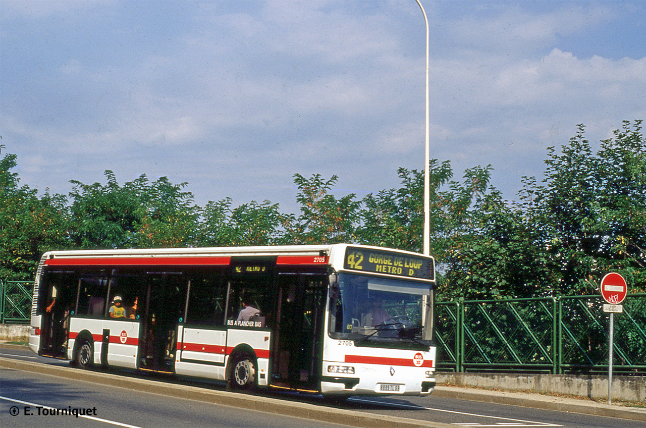L' Agora S n° 2705 à la Vallonnière en juillet 2000