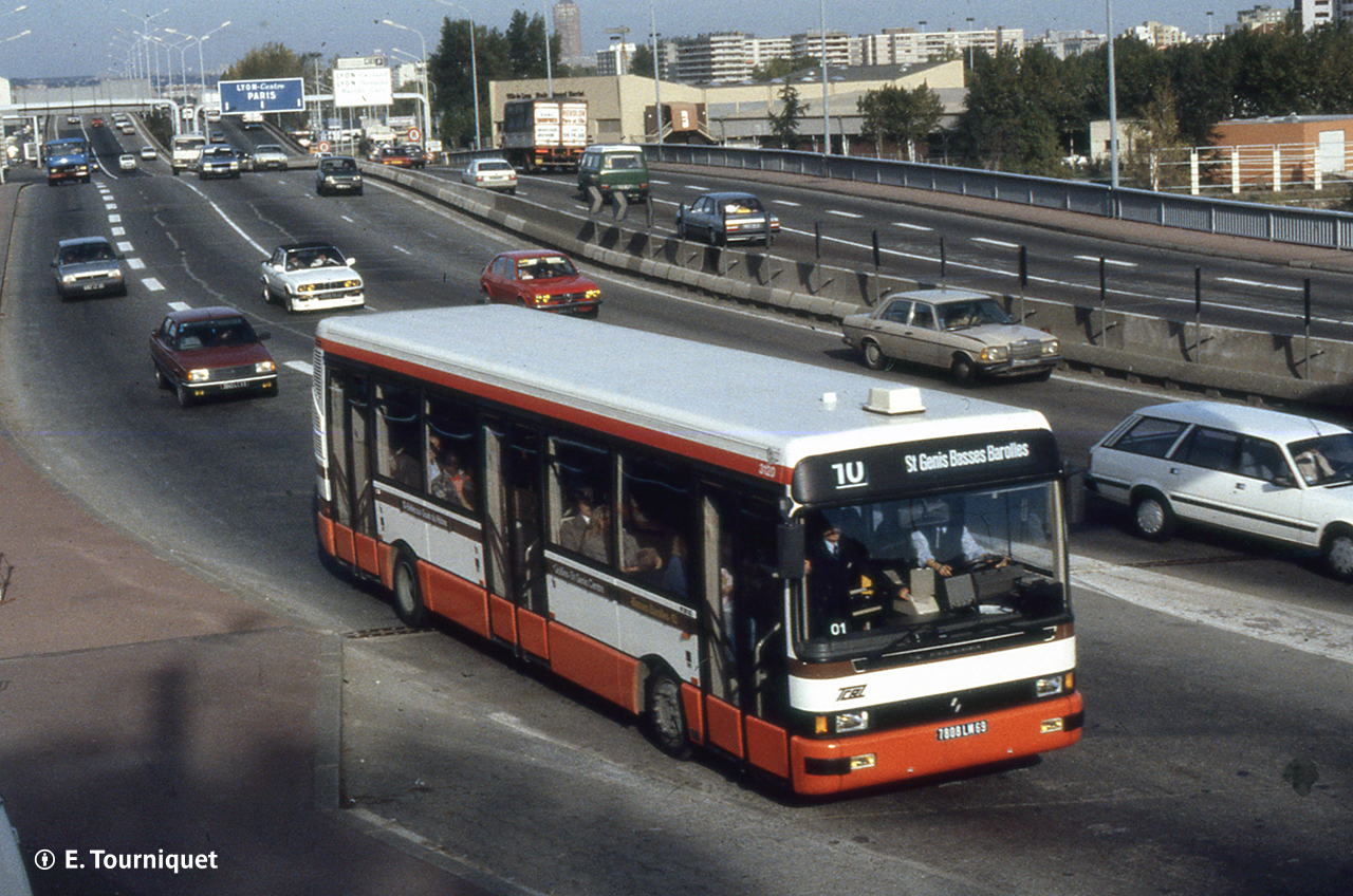 Le R312 probatoire sur le pont de la Mulatière en novembre 1986