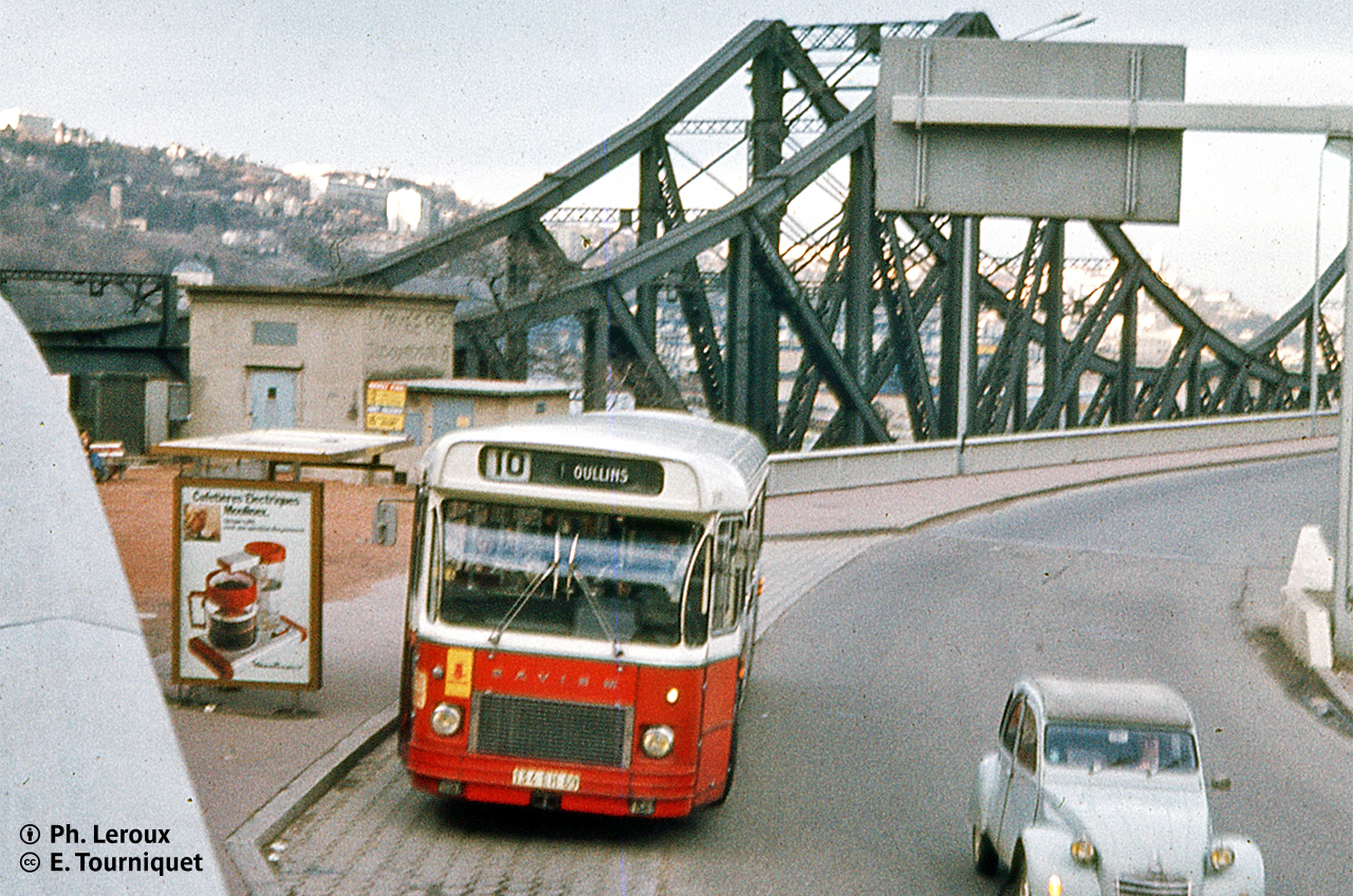 Le SC10U 2 portes n° 2139 au pont de la Mulatière en août 1976