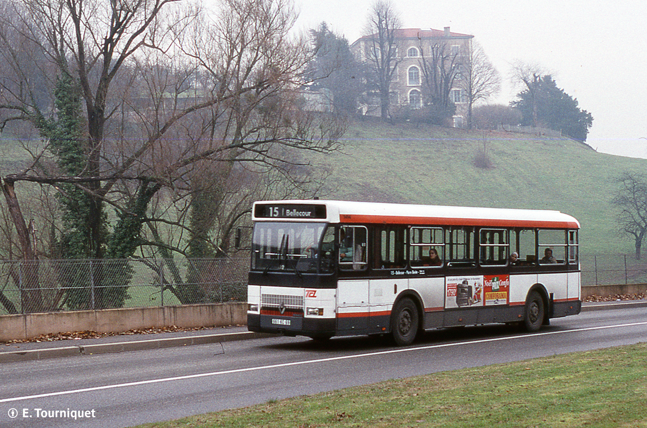 Le SC10R n° 1414 chemin des Gaupières, dans la boucle de Vernaison, en décembre 1995
