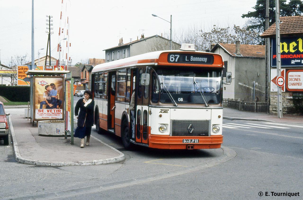 Le SC10UO n° 1306 à la gare de Meyzieu en avril 1986