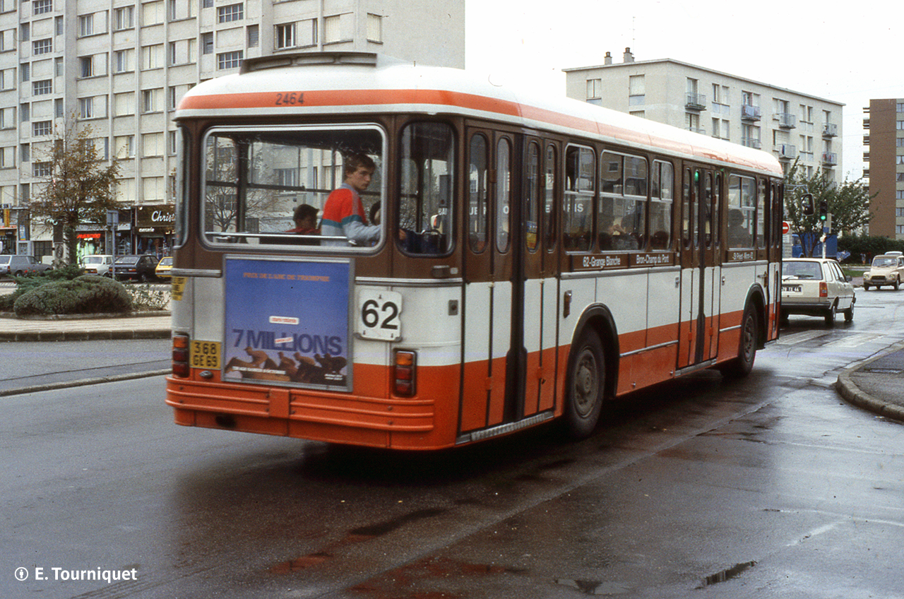 Le SC10U LS n° 2464 rue du Dr Gallavardin à St Priest en septembre 1984