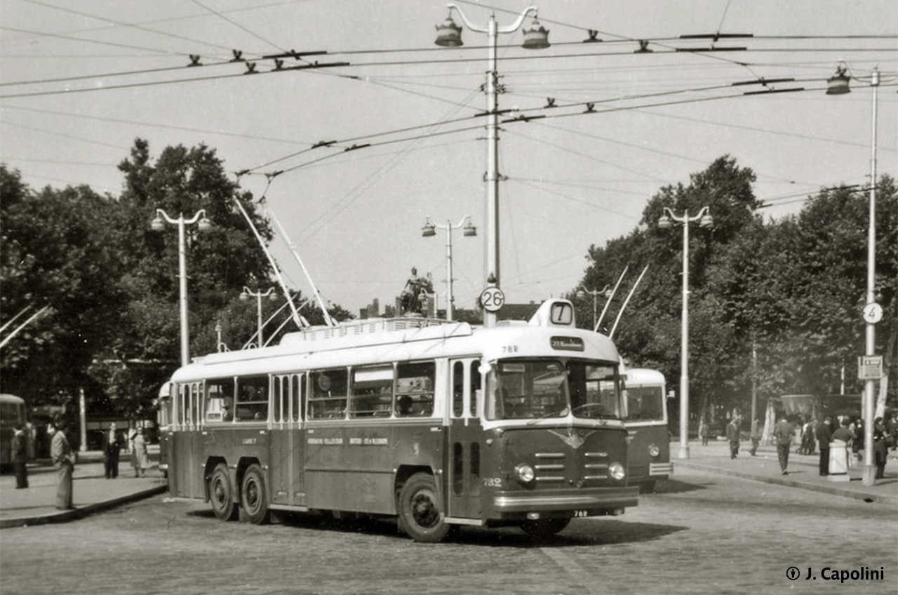 Le VA3B2 n° 782 à Perrache en août 1956