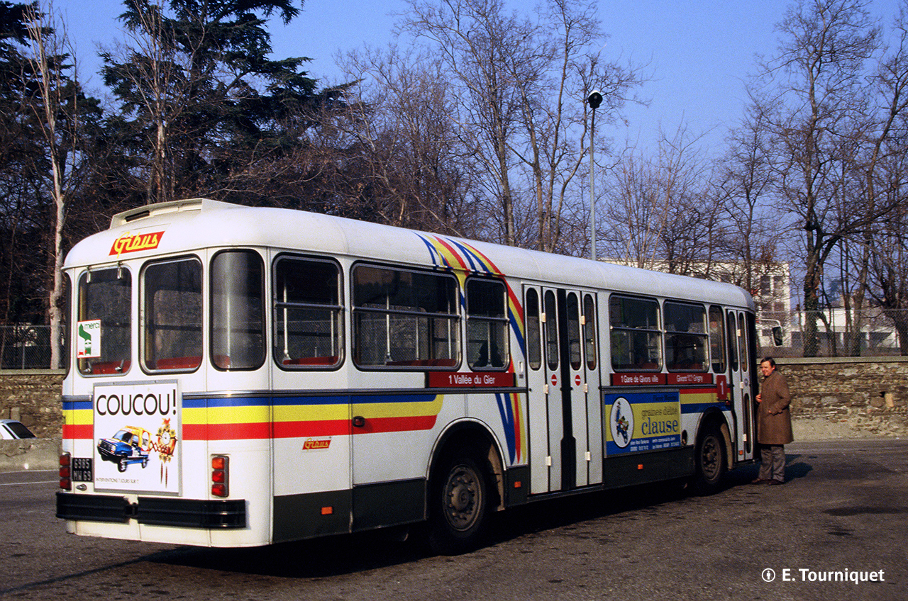 Le SC10U n° 31 au terminus de Grigny Centre en février 1989