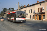 Le R312 n° 3384 sur la RN 86, peu avant la mairie de St Genis, en février 1992